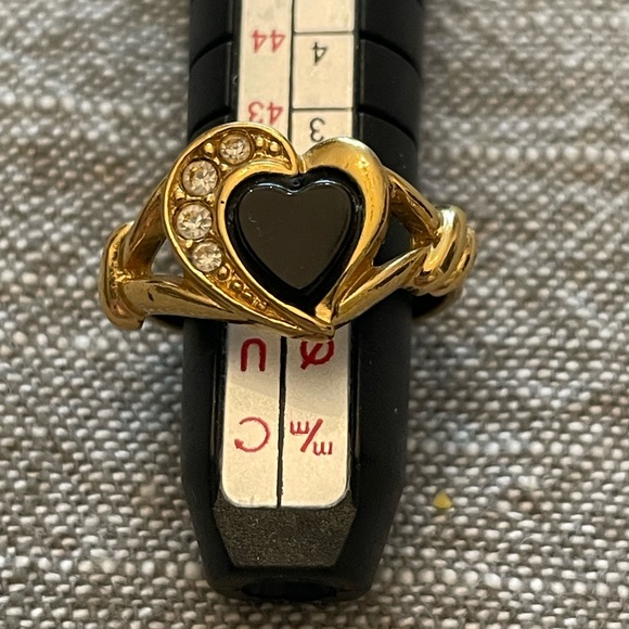 Vintage Avon Ring - Picture 11 of 11